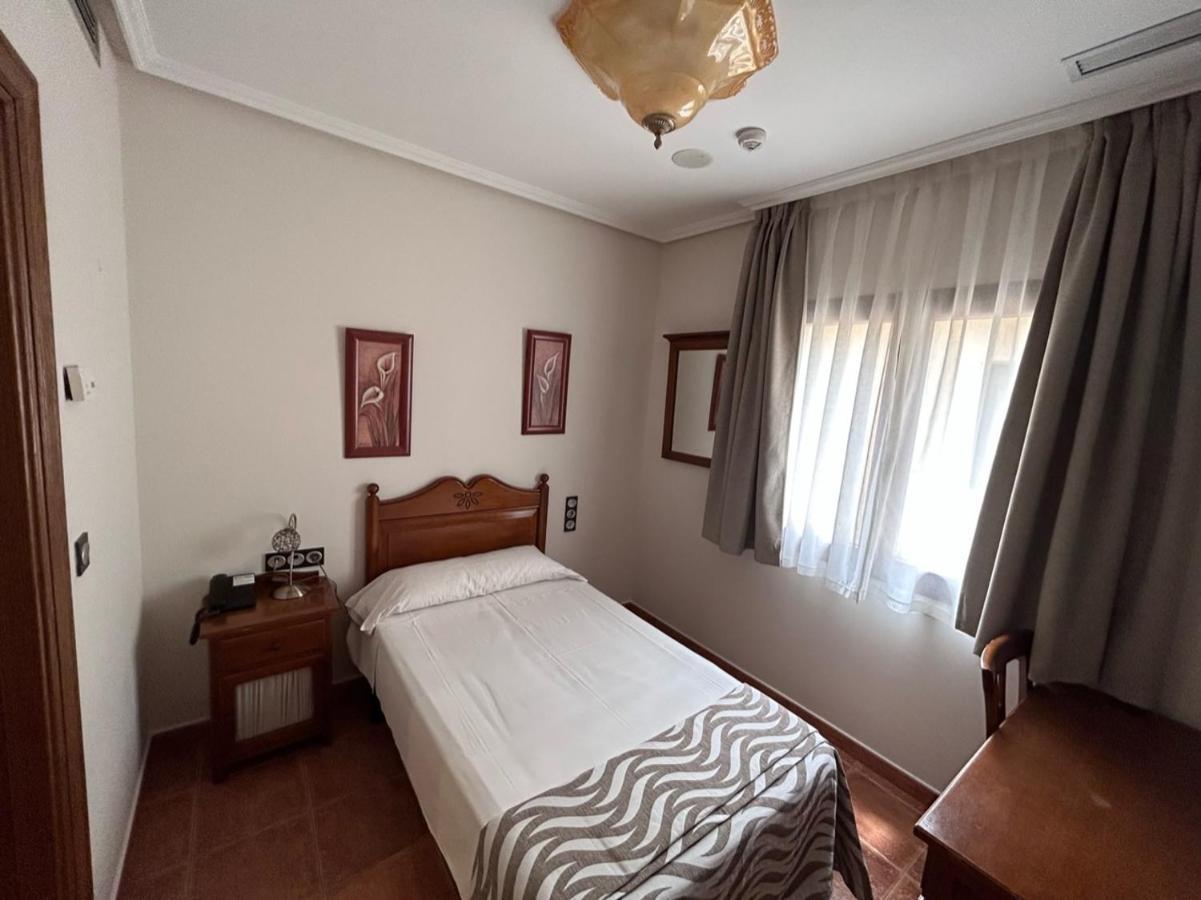 Hostal Posada Entrevinas Valdepeñas Extérieur photo